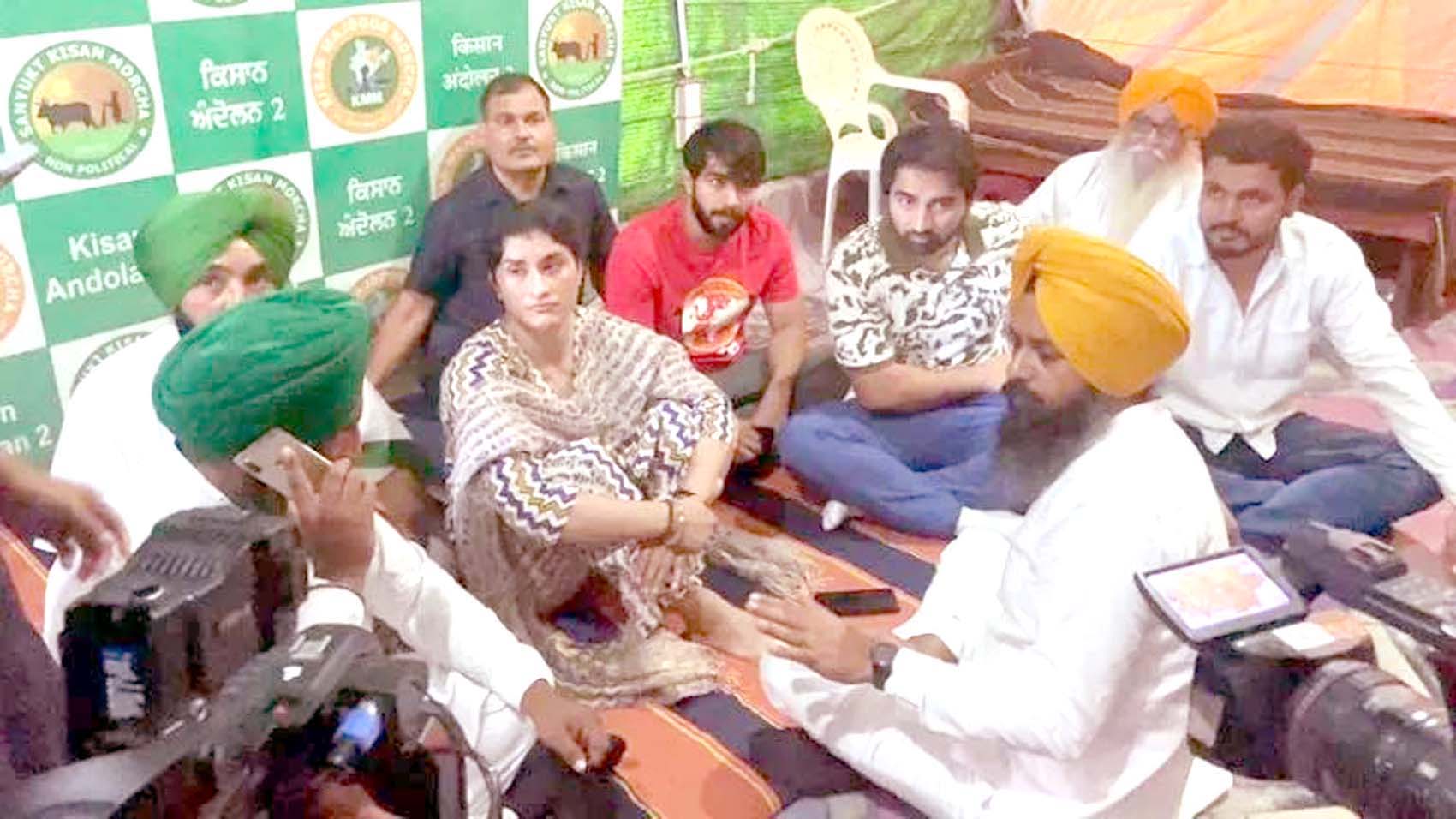 Vinesh Phogat arrived at the farmer's rally at Shambhu border